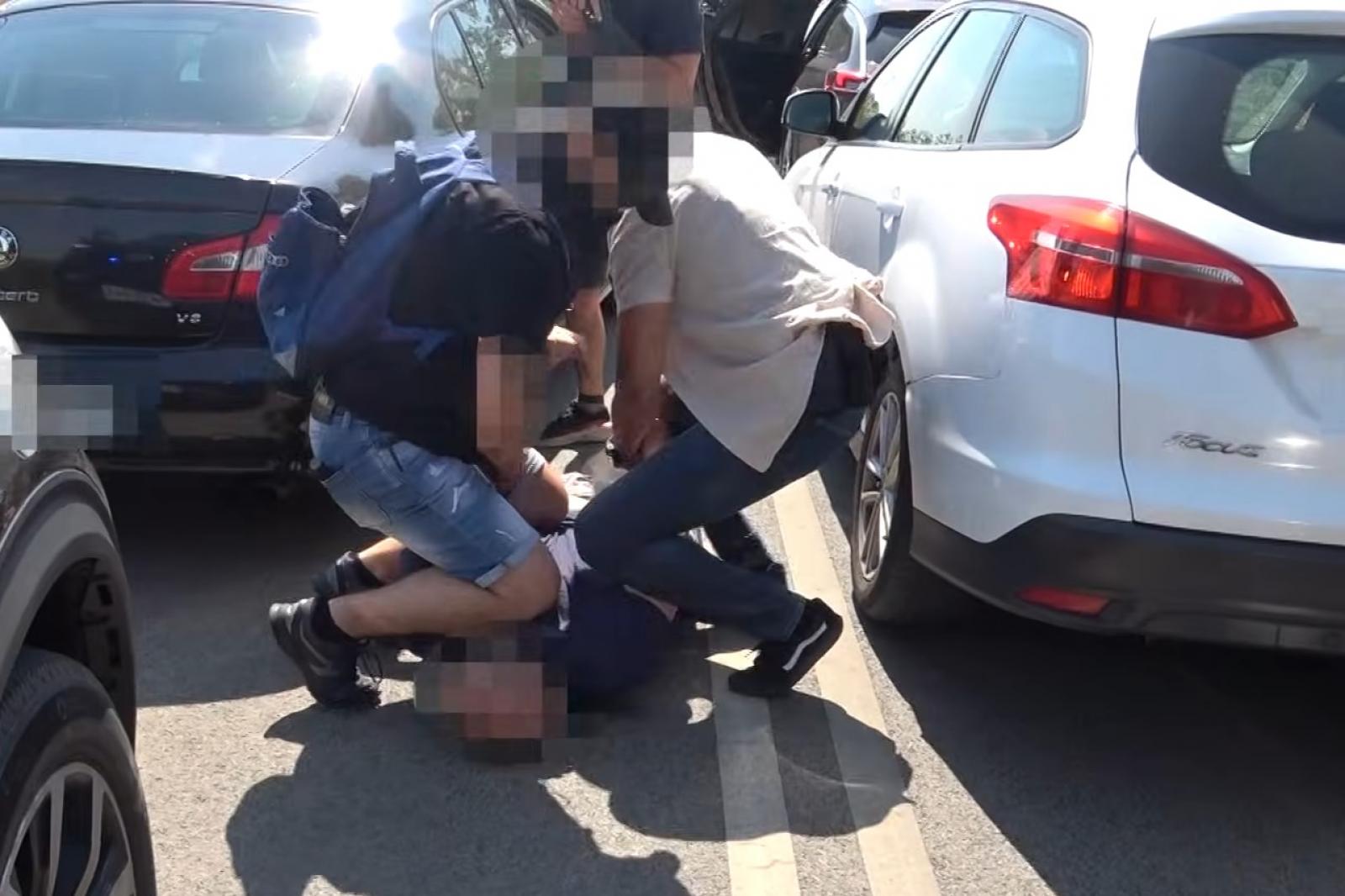Kamu halálos beteggel és kórházi színjátékkal próbálta hihetőbbé tenni a meséjét az ingatlanmaffia
