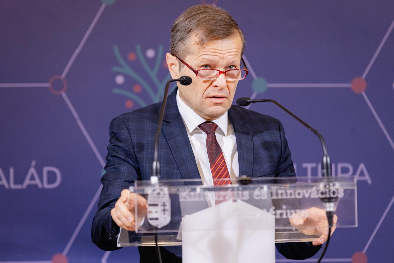 Az államhoz kerül Krausz Ferenc kutatóközpontja, amely 45 milliárd forint támogatást már megkapott