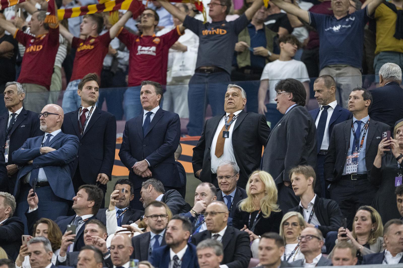 Nem a sportolók kellettek, csak a népszerűségük – Ezért akarta a NER maga mellé állítani a bajnokokat