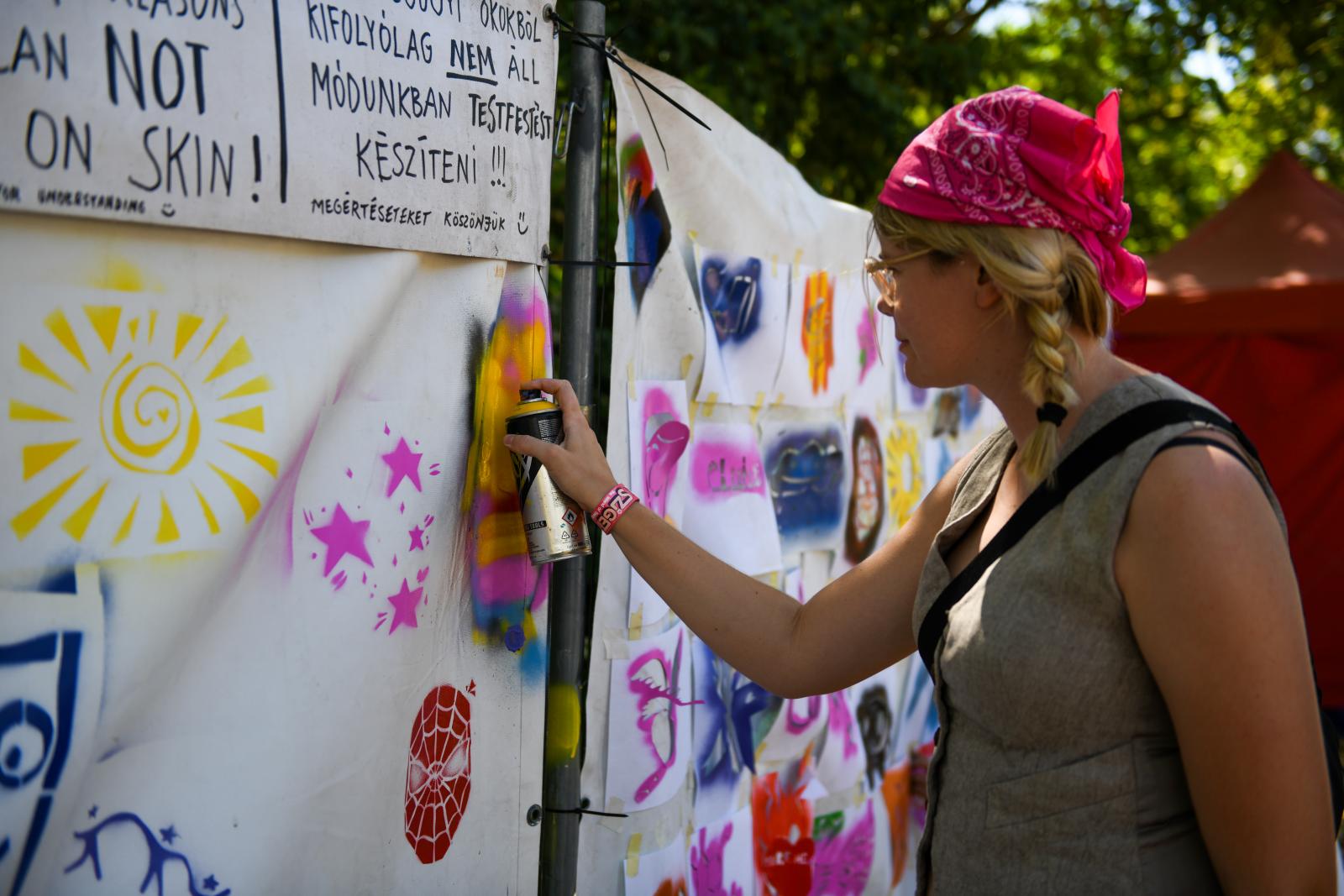 Két koncert között – Civil és művészeti programok a Szigeten