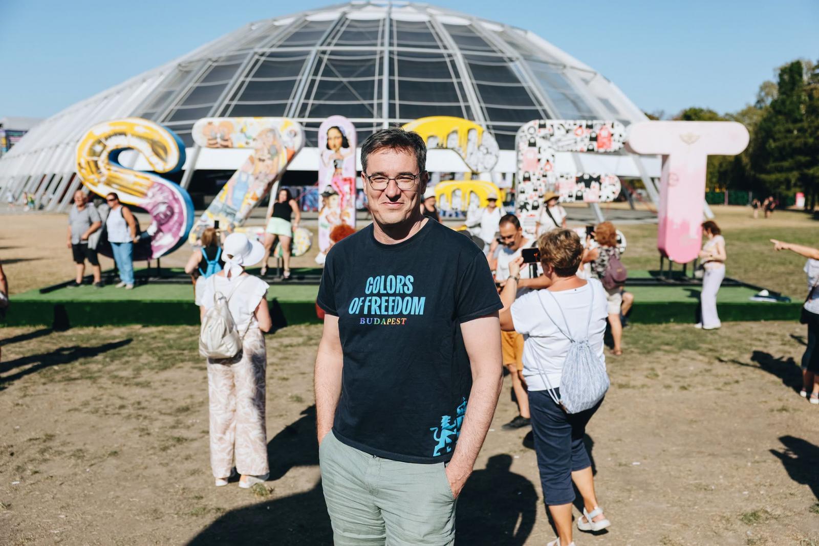 Budapest is a Szigetre költözött, Karácsony Gergely fúrt kutat és megújuló K-hidat ígér a fesztiválozóknak