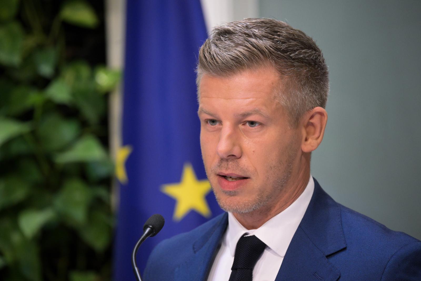 Magyar Péter: Paksnál újra apad a Duna, a helyzet nehéz, de néhány nap alatt megépülhet a fenékküszöb