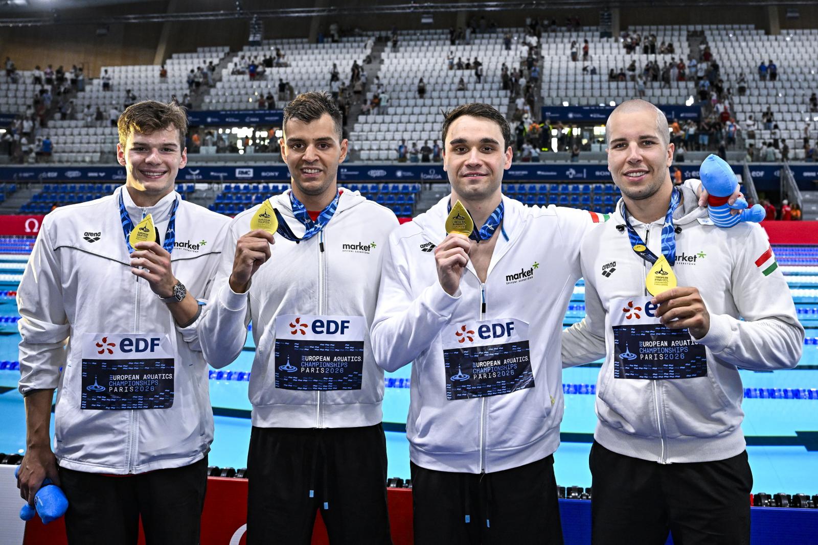 Párizsi aranyifjak: Kós Hubert (b), Németh Nándor, Milák Kristóf és Szabó Szebasztián: ők szállították a magyar úszósport első Eb-aranyát ebben a számban