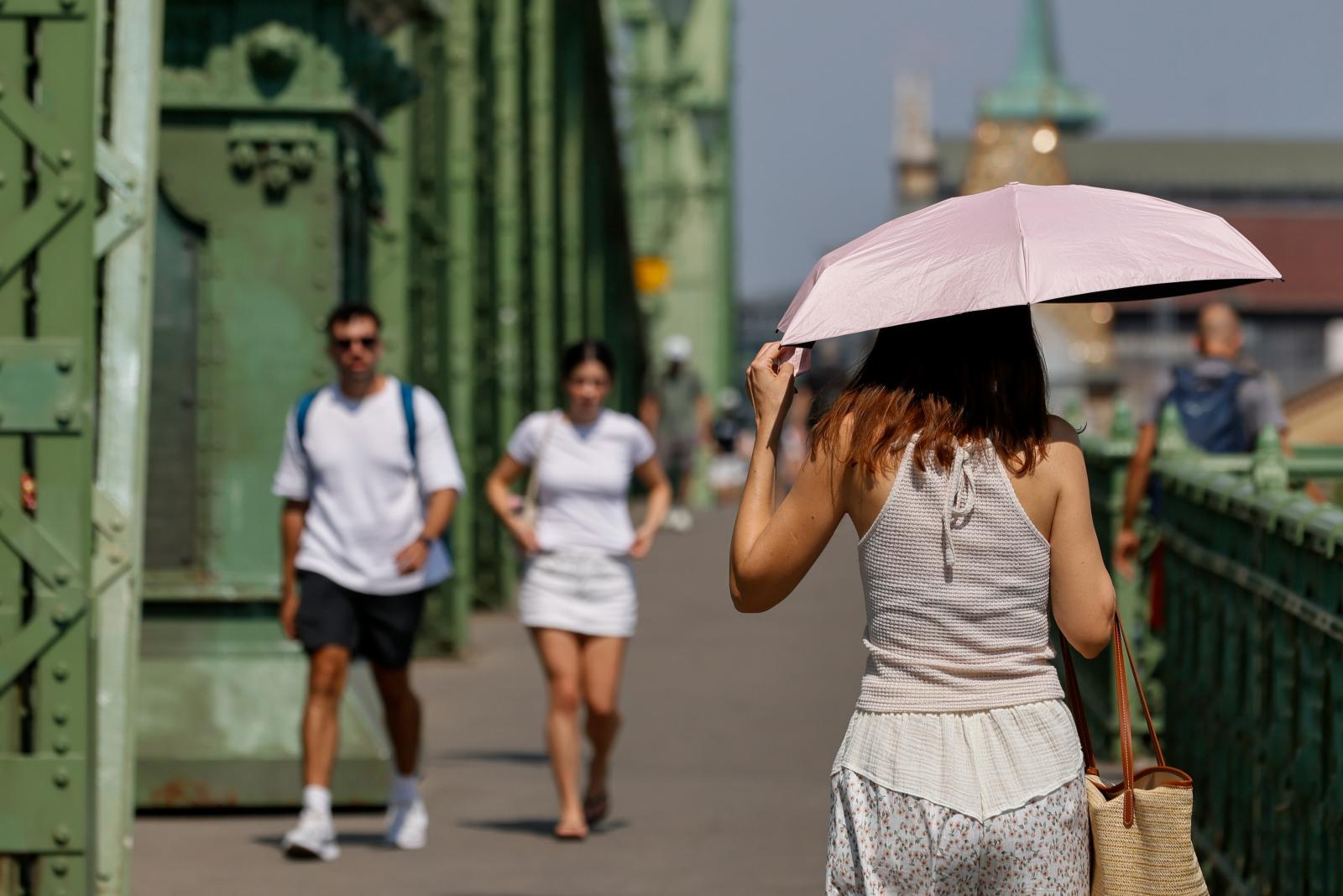 Hétvégén még fokozódik a hőség, de hidegfronttal indul a jövő hét