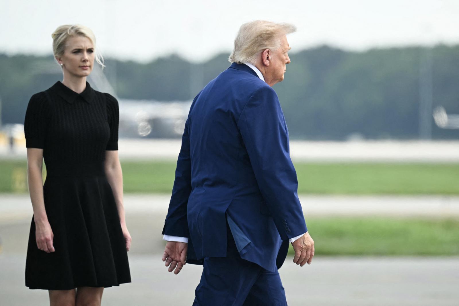 Politikai támadások célkeresztjébe került Donald Trump titokzatos bizalmasa