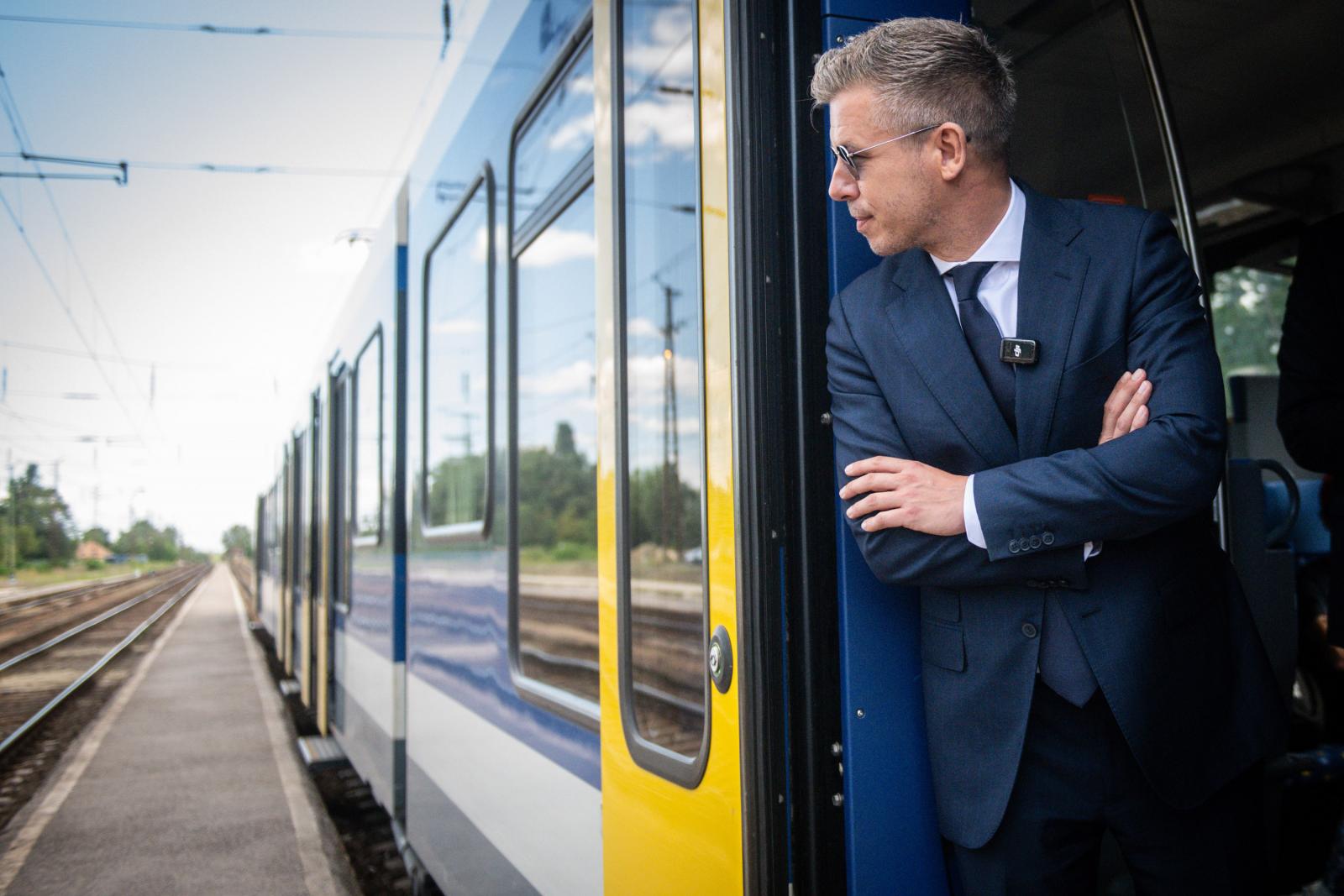 Már a TEK is védi Magyar Pétert
