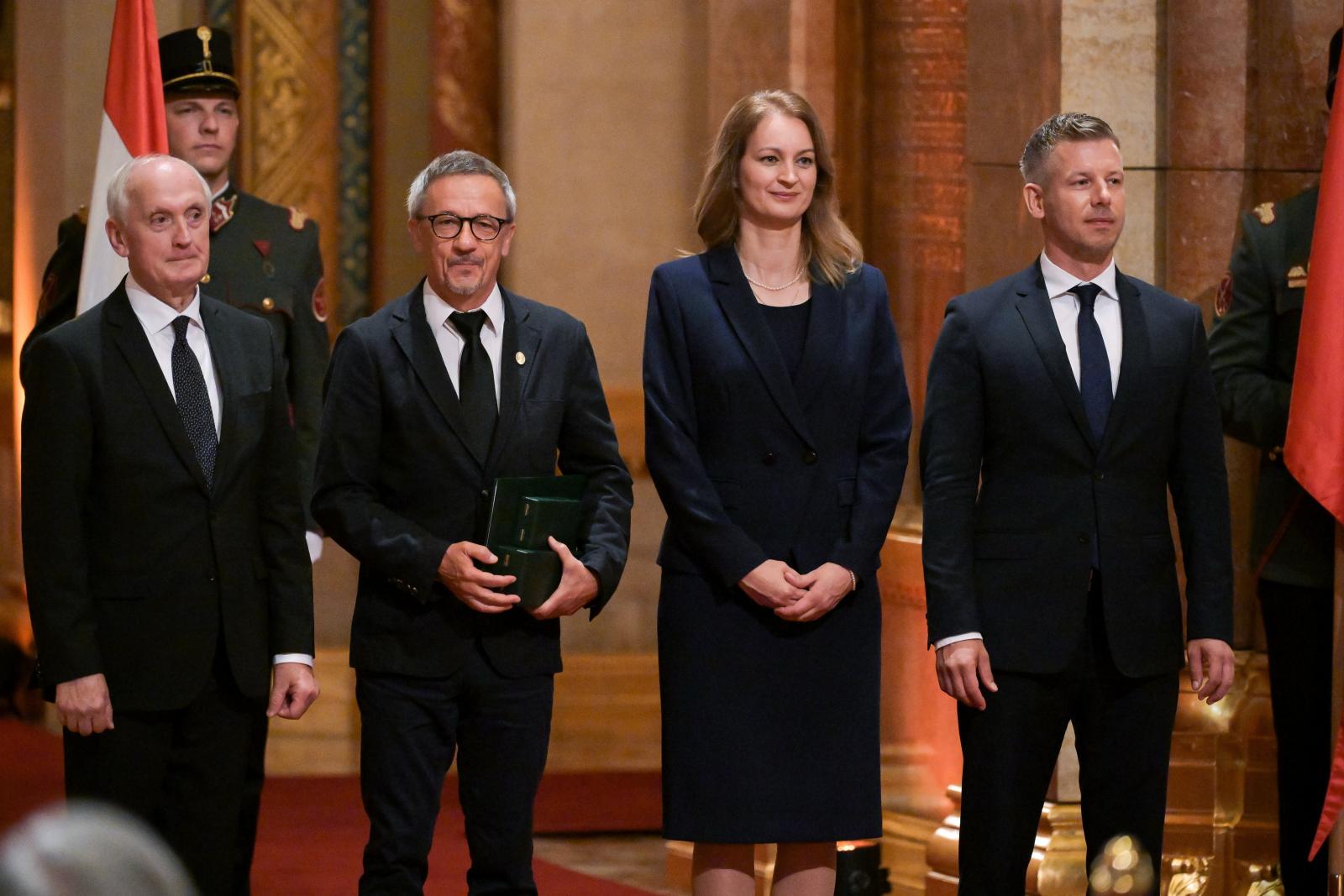 „Parancsokkal az én világomban hiábavaló próbálkozni” – Rainer M. János visszatekintett az állami kitüntetéséhez vezető útra