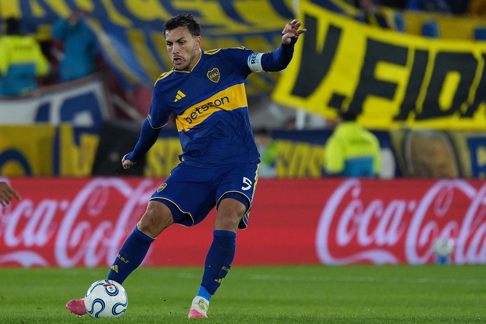 Lesújtott a FIFA a balhézó argentinokra, Leandro Paredes tízmeccses eltiltást kapott