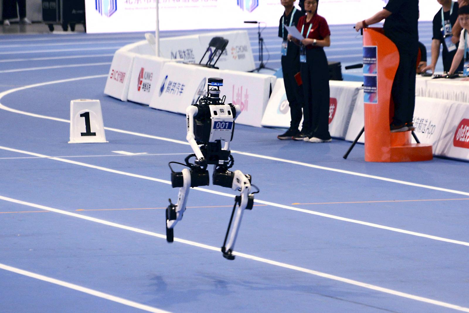 Kínai humanoid robot döntötte meg Usain Bolt 2009-es világcsúcsát 100 méteres futásban