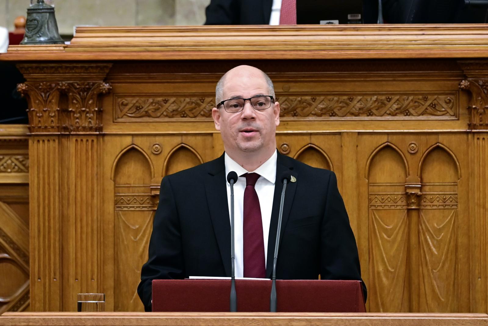 Távozik hivatalából a legfőbb ügyész, augusztus 25-i hatállyal szűnik meg a megbízatása