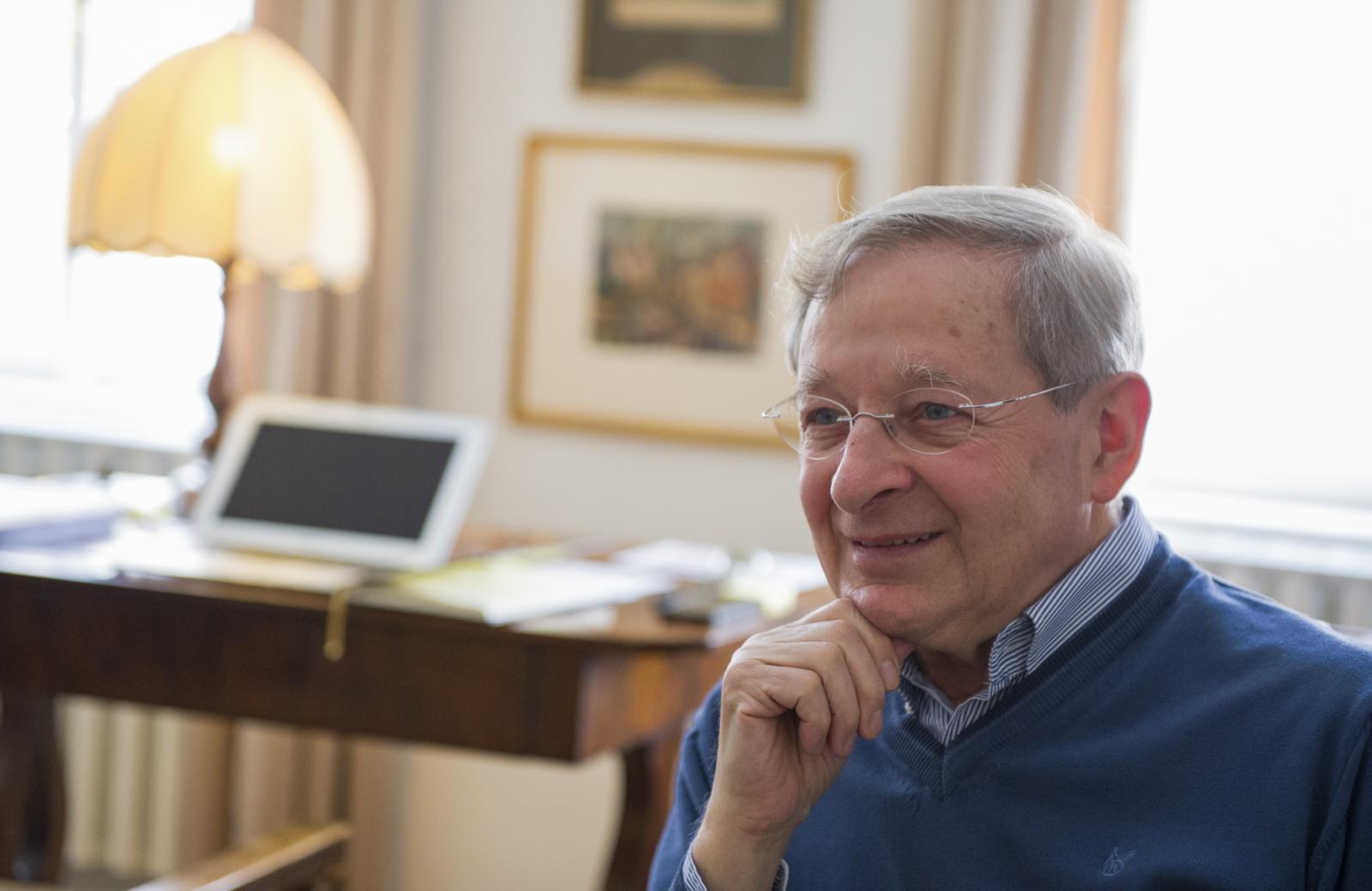Nádas Péter: Azért lettem író, hogy világosan lássam, a reális dolgokról miért látszat szerint beszélnek szívesebben az emberek