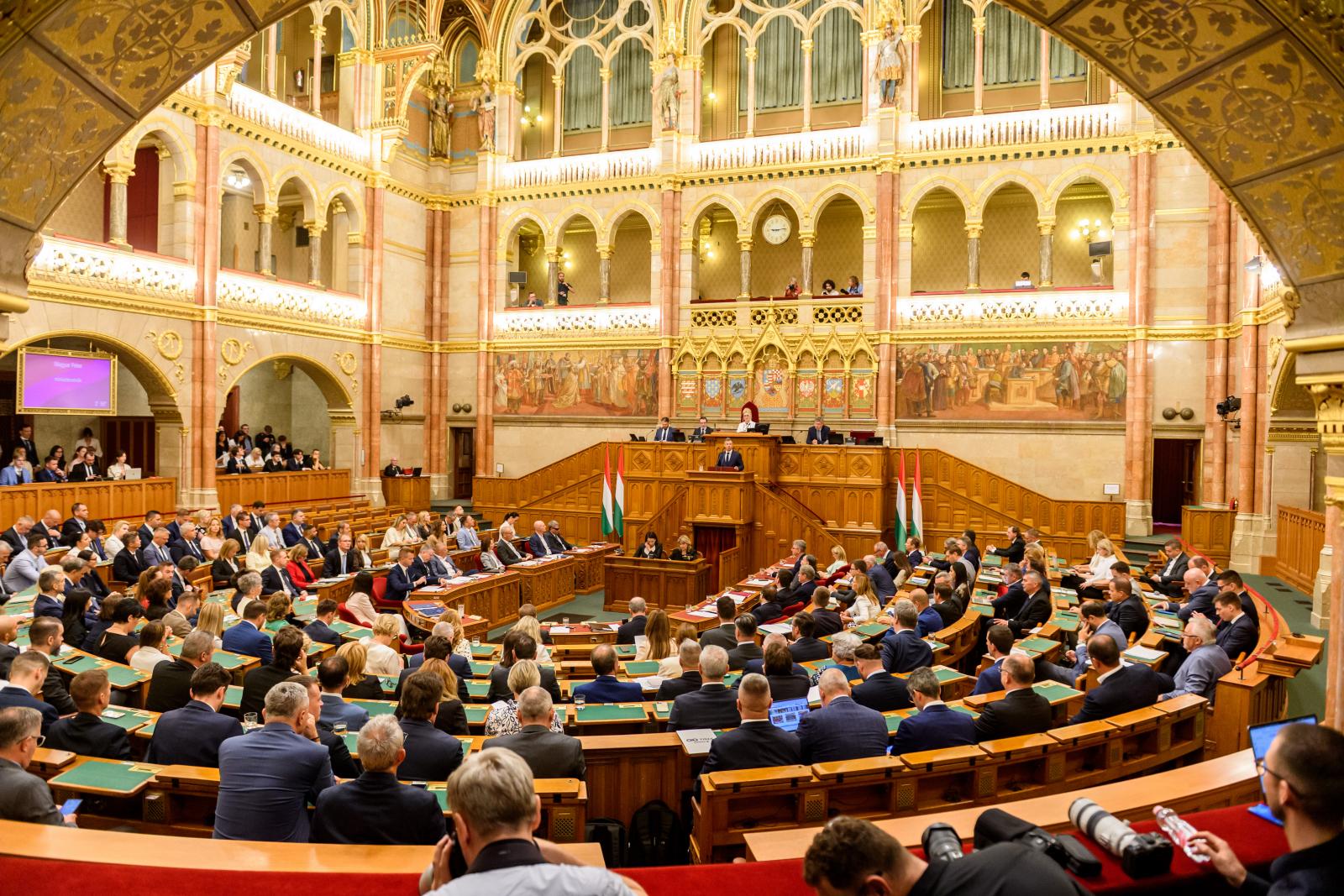Átalakul a parlamenti munka, A, B és C hét szerint üléseznek majd a képviselők