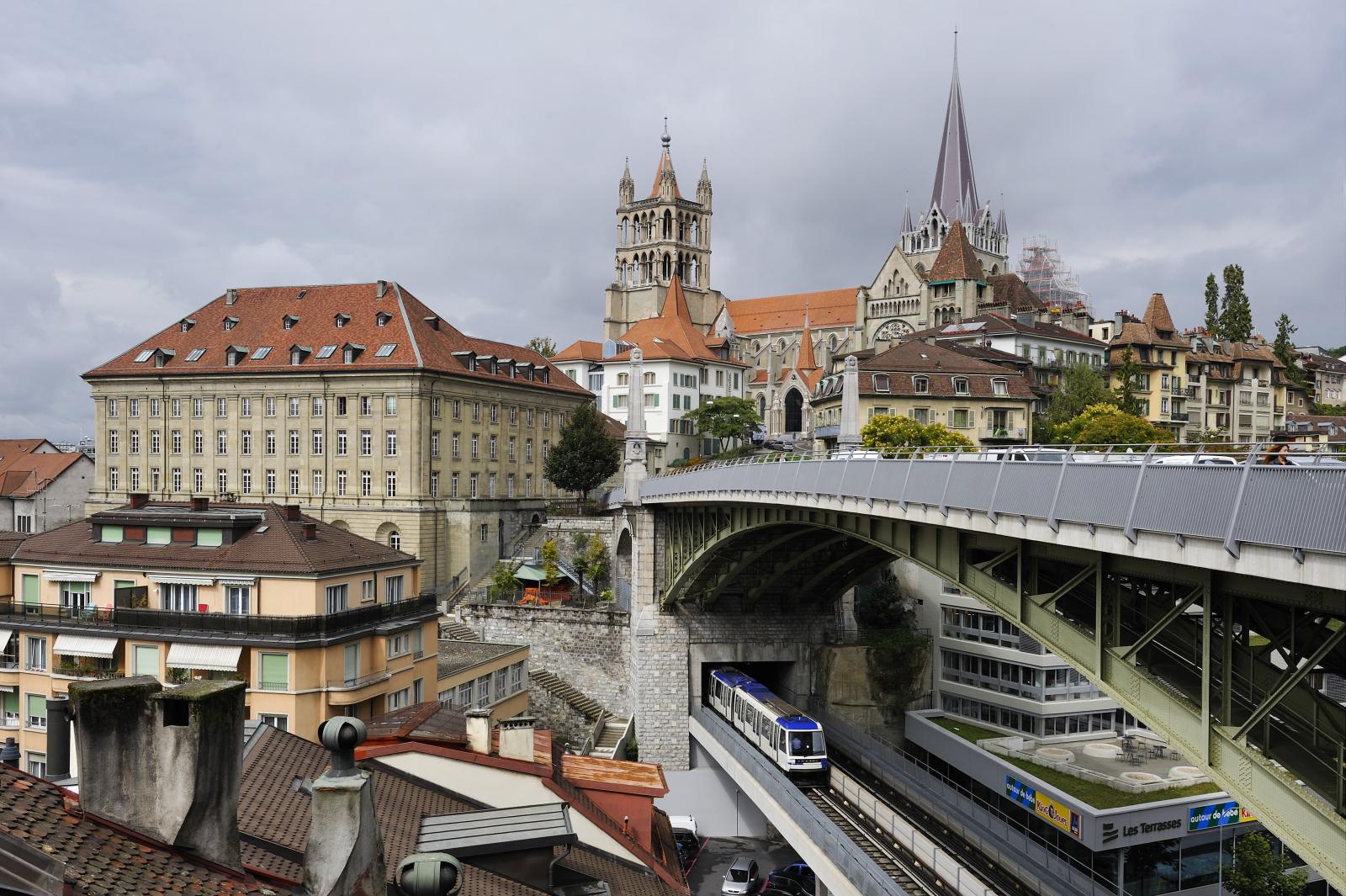 A vezető nélküli, hat kilométer hosszú, 14 állomásból álló lausanne-i metrót 2008-ban adták át ünnepélyesen a forgalomnak.