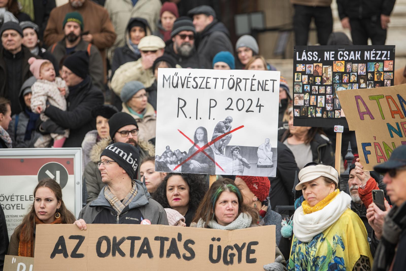 Eligazodni a képcunamiban – Ezért van szükség újra a 2024-ben megszüntetett művészettörténet tárgyra