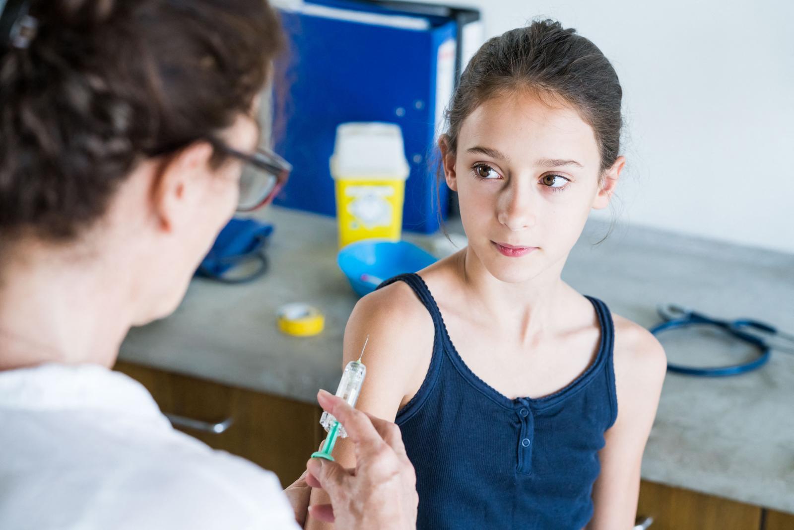 Tízből nyolc lányt oltatnak be HPV ellen, a fiúknál még mindig alacsonyabb az arány