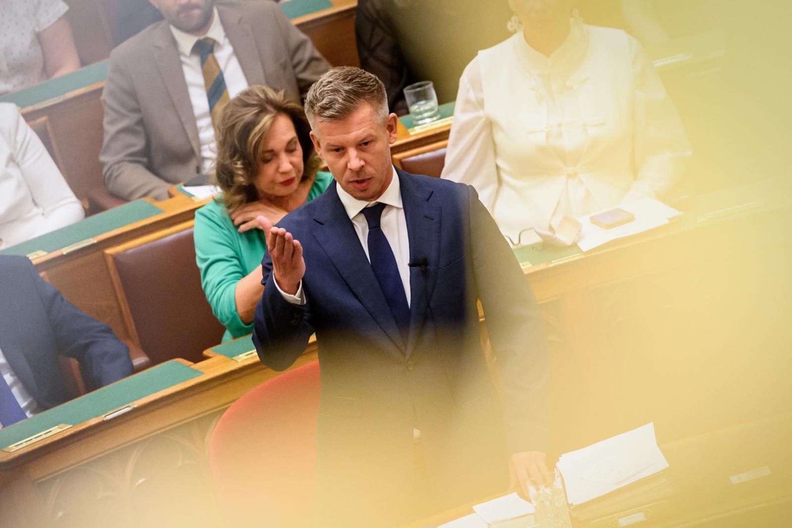 Magyar Péter: Szombaton bemutatjuk a gyermekvédelemben elkövetett bűncselekményekről szóló jelentést