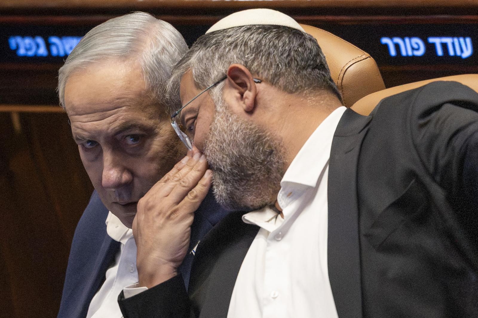 Benjamin Netanjahu miniszterelnök és szélsőjobboldali nemzetbiztonsági minisztere, Itamar Ben-Gvir