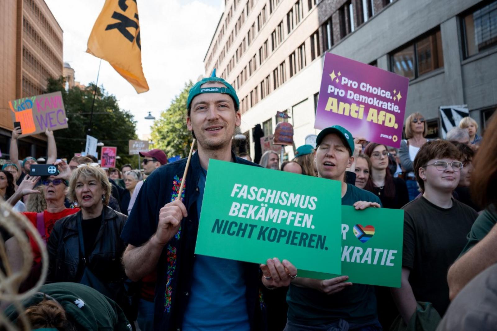 Csaknem 150 ezren tüntettek a szélsőjobboldali AfD előretörése ellen Németország-szerte