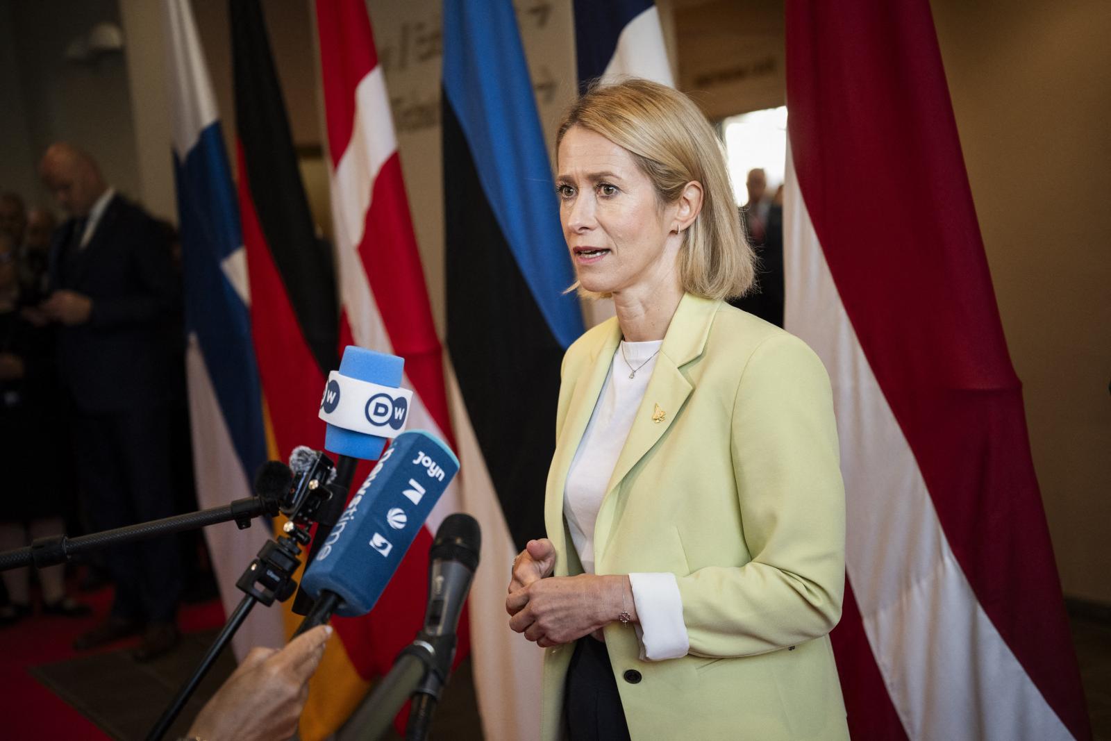 Berlin átszabná az uniós diplomáciát, Kaja Kallas azonban fékezi a nagy reformot