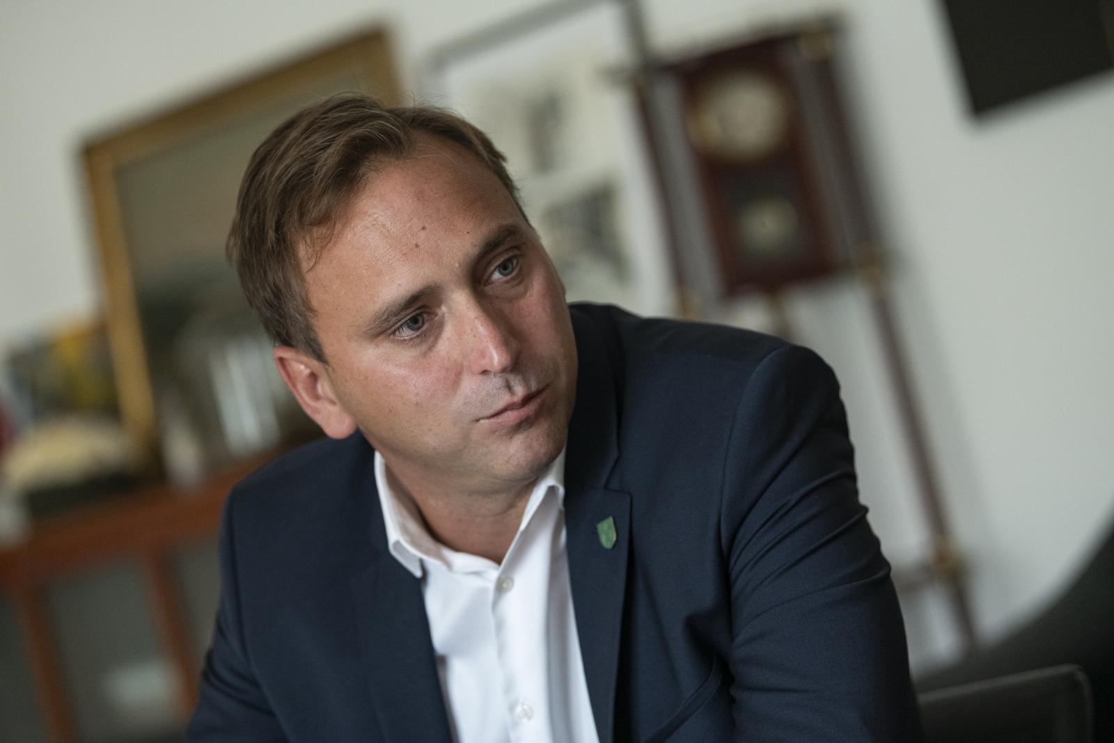Lovári nyelvet tanul cellatársaitól a fogdában Őrsi Gergely