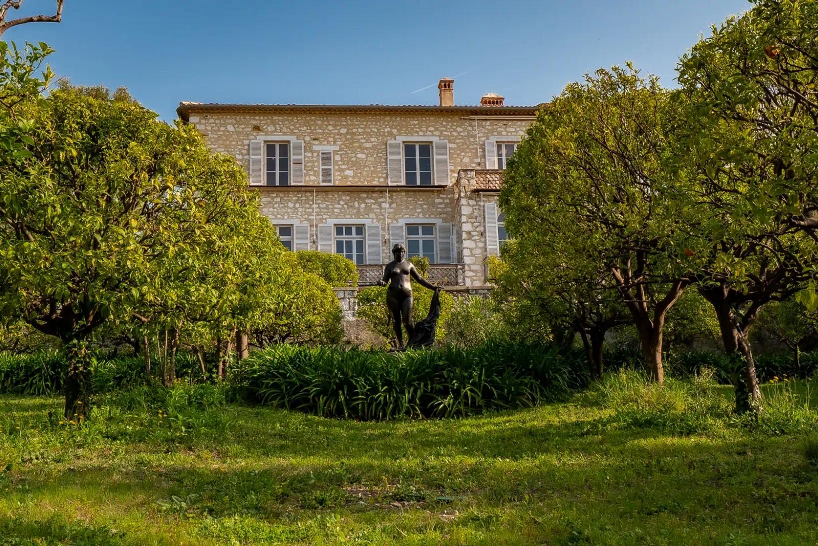 Négy Renoir nyomában – Műkincsrablás Cagnes-sur-Merben