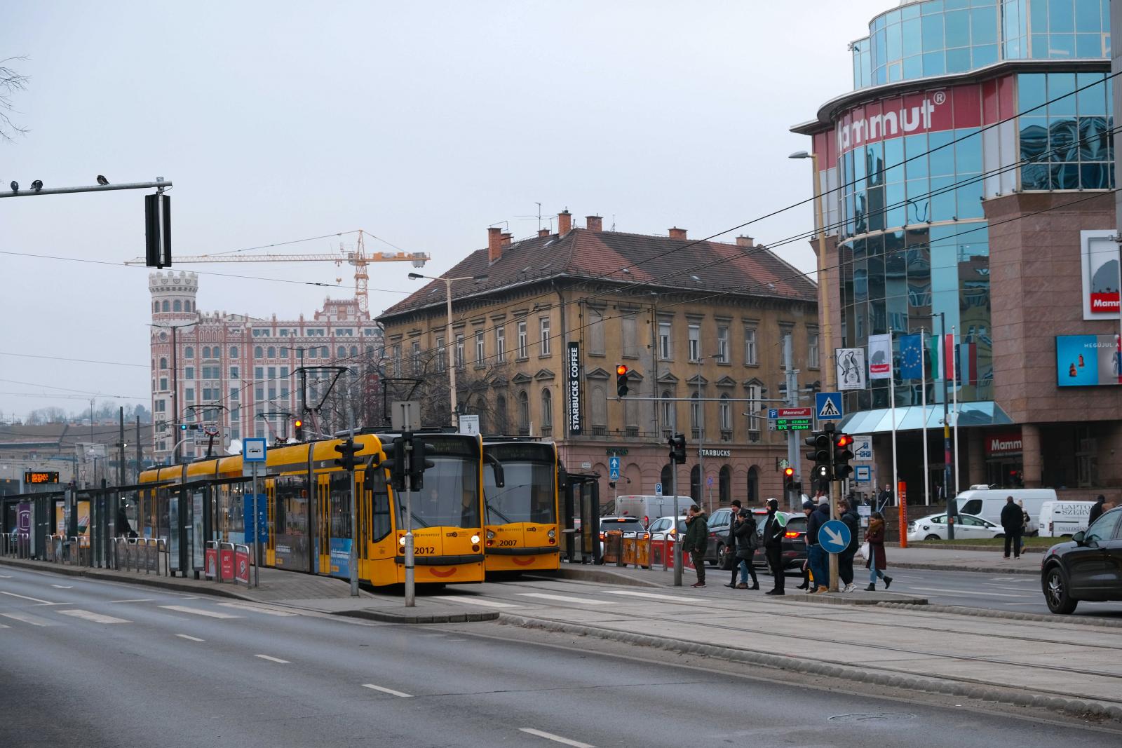 Gázolt a villamos a Széna téren