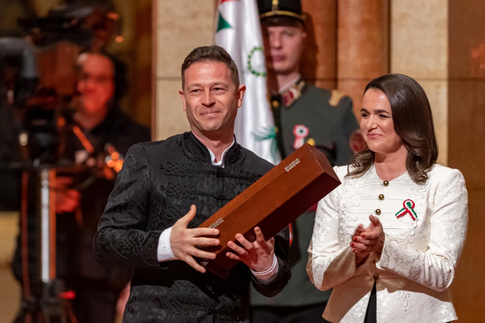 Nyomoz a rendőrség Orbán János Dénes közpénzből fizetett százmilliós jogdíjainak ügyében