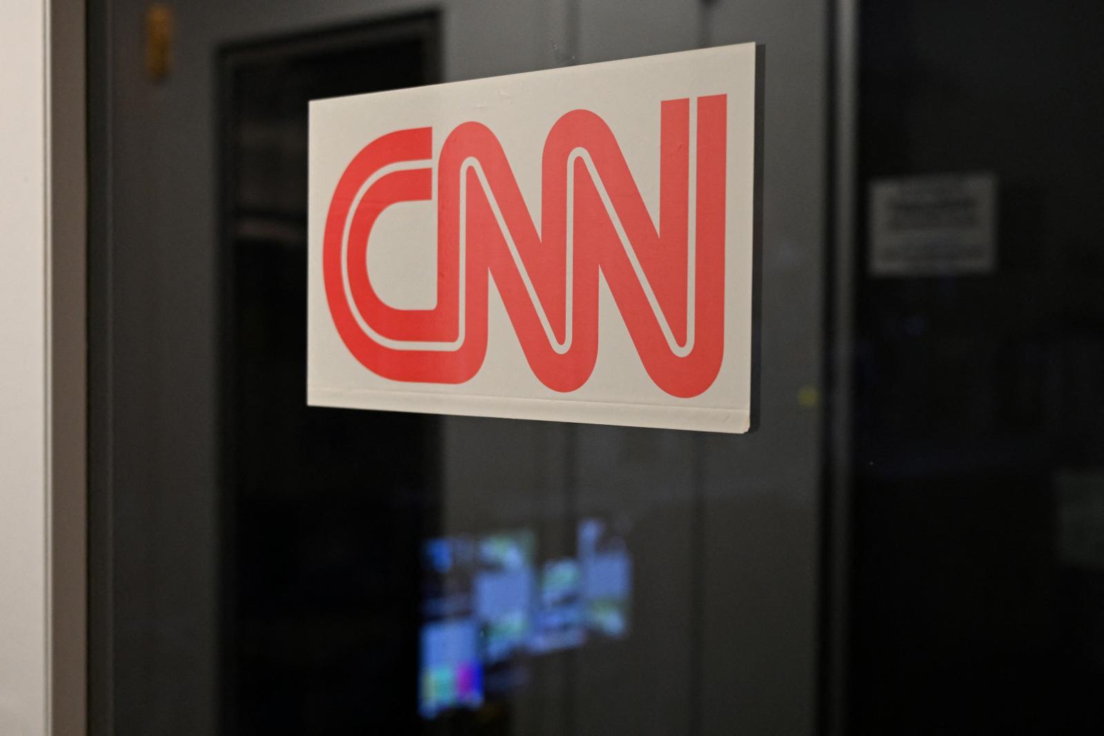 Donald Trump folytatja a harcát az újságírók ellen, a Fehér Ház most az elnök tennessee-i útjáról zárta ki a CNN-t