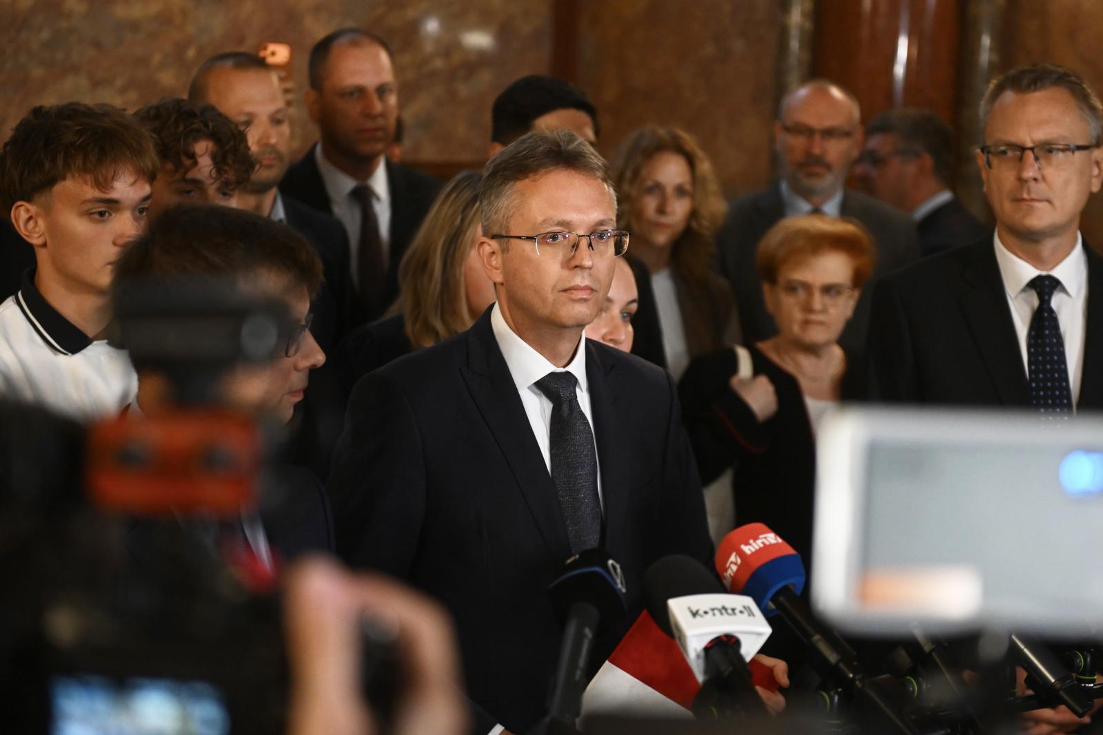 Őrizetbe vették és gyanúsítottként kihallgatták Hankó Balázst a 17,3 milliárd forintos NKA-botrány ügyében
