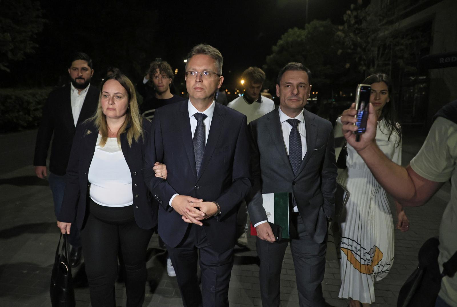 A keresztre feszített Jézus egyik mondata jutott eszébe Hankó Balázs feleségének a férje őrizetbe vételéről