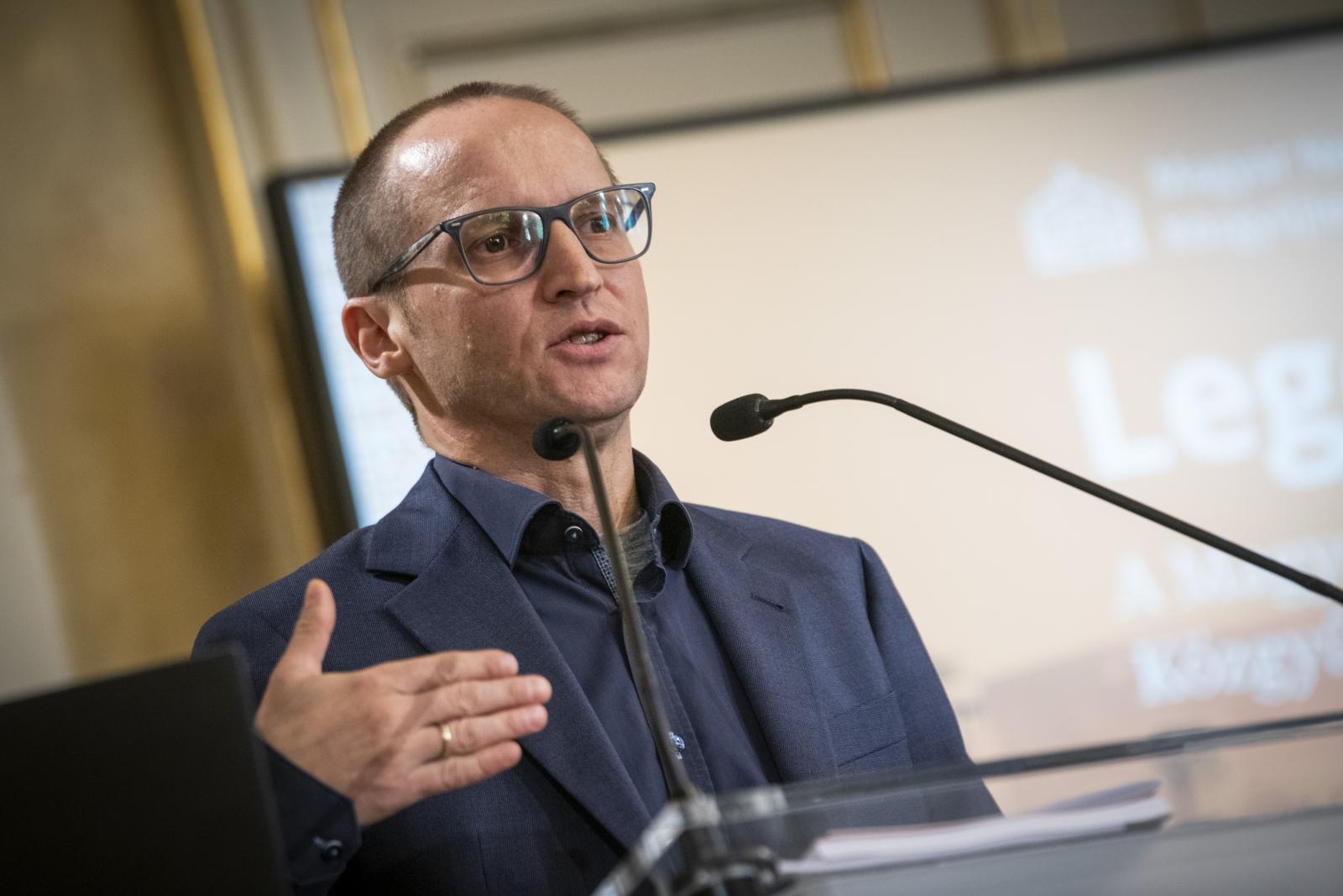 Megszűnik Demeter Szilárd projektje, a Magyar Nemzeti Múzeum Közgyűjteményi Központ