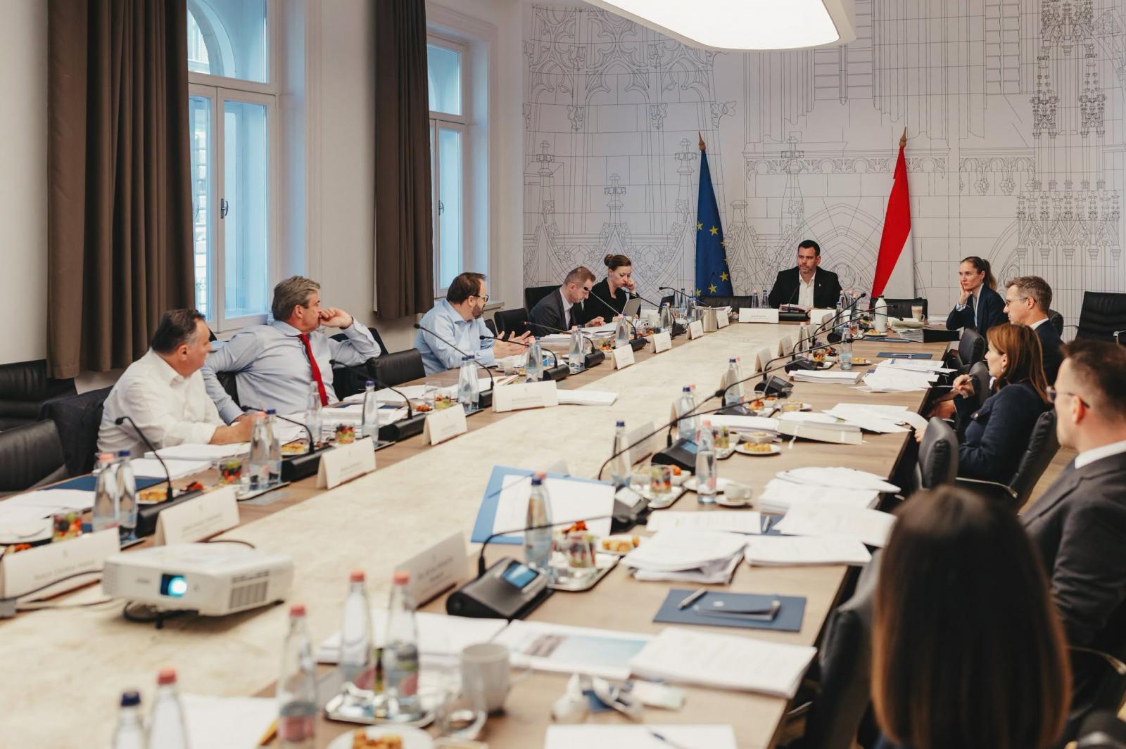 Vitézy Dávid vezetésével megalakult a kormányon belüli fejlesztési kabinet