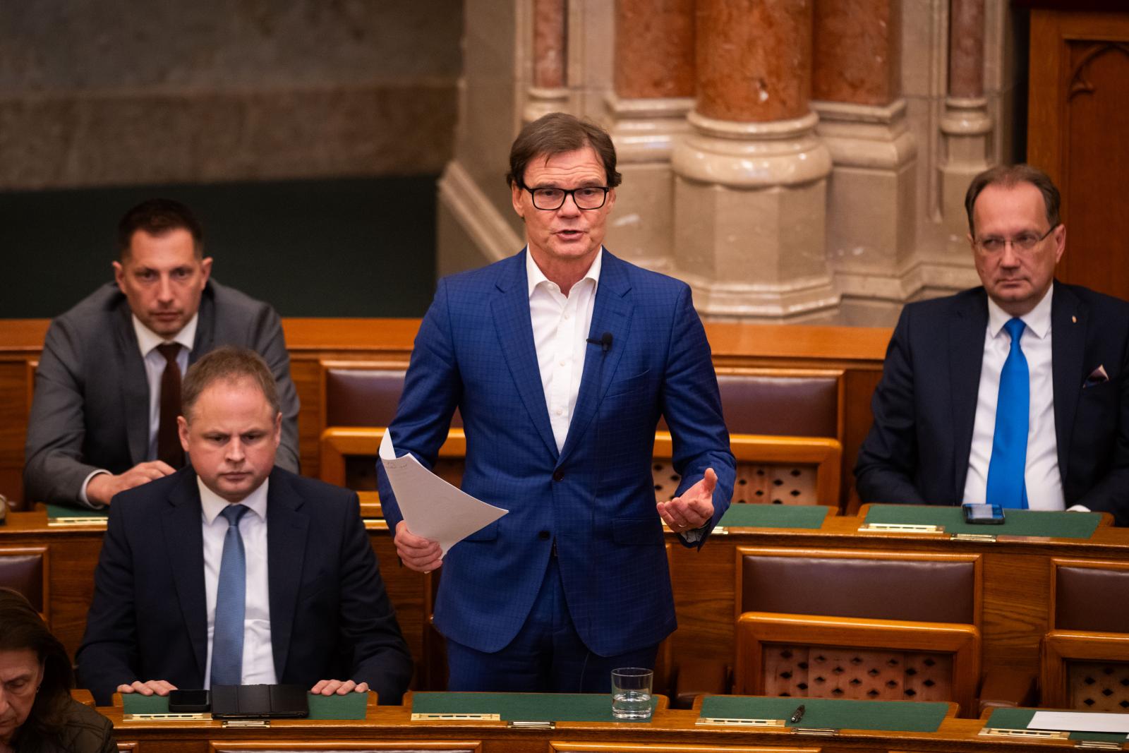 Bánki Erik nem tudta megmondani, hogyan került hozzá az MNB által készített törvényjavaslat