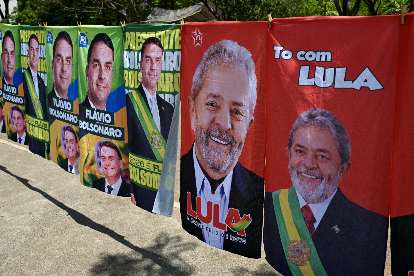 Elnököt választ Brazília, a tét a normalitás és az Amazonas vagy a trumpista jövő