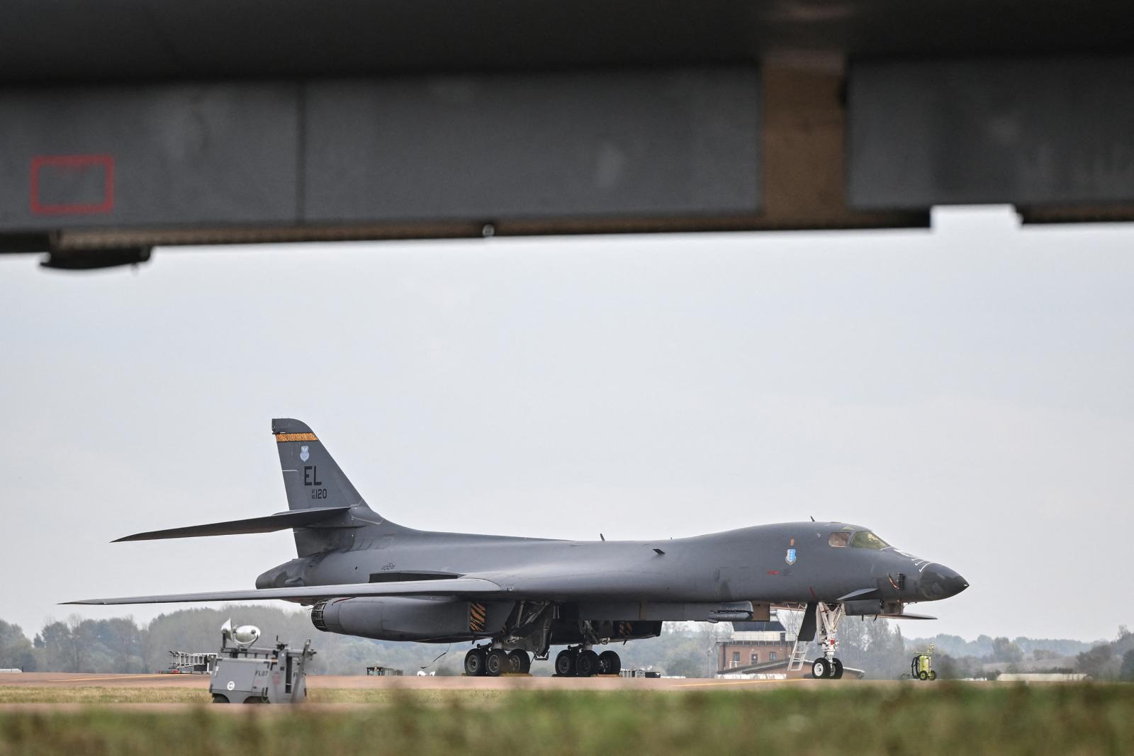 Az összes stratégiai nehézbombázójukat kivonták az amerikaiak a merényletkísérlet célpontjává váló angliai RAF Fairford légitámaszpontról
