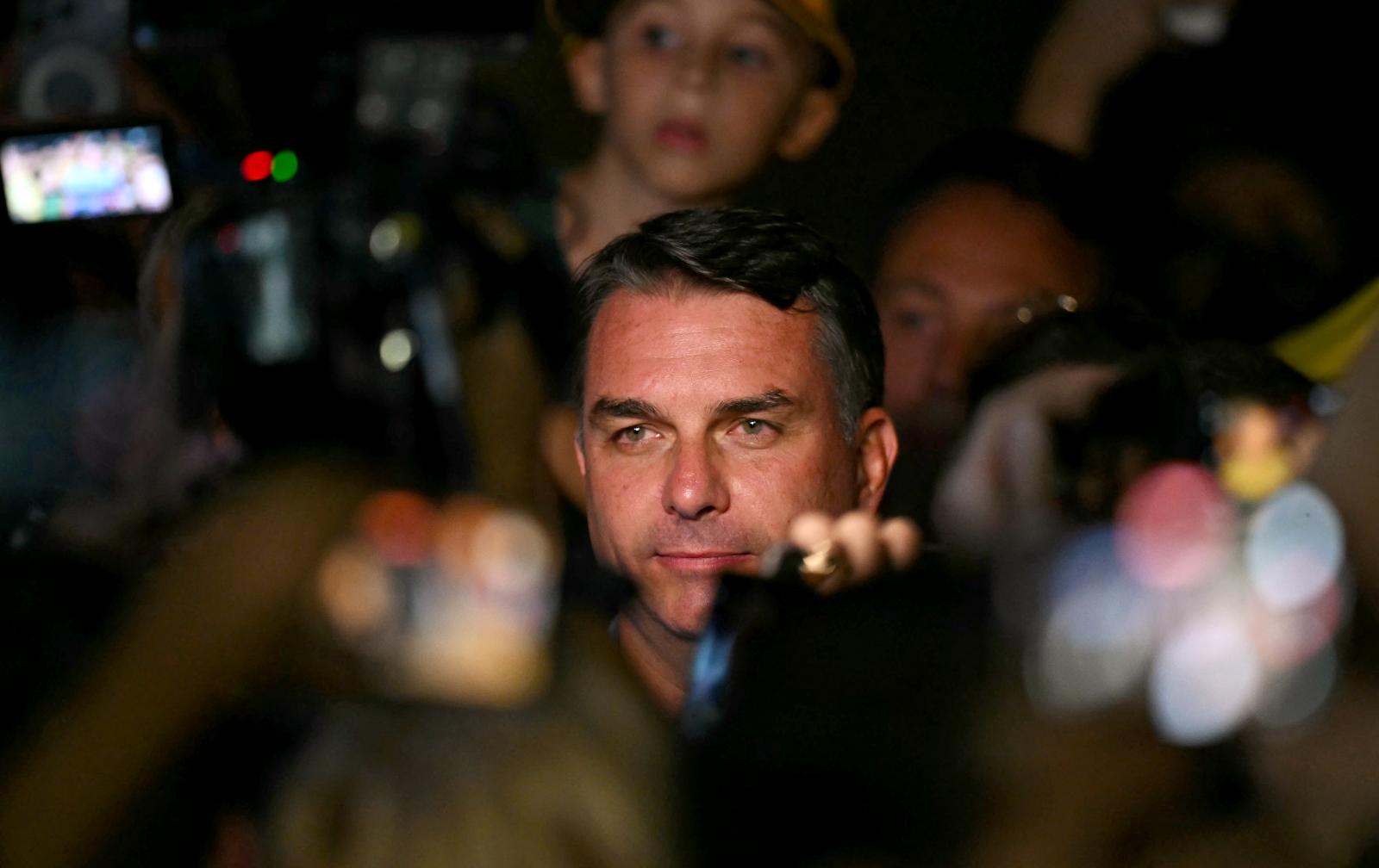 Flávio Bolsonaro előzött, október 25-én jön a brazil elnökválasztás döntő fordulója