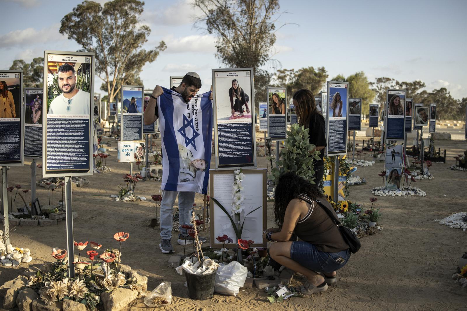 Izrael az október 7-i terrortámadás áldozataira emlékezik