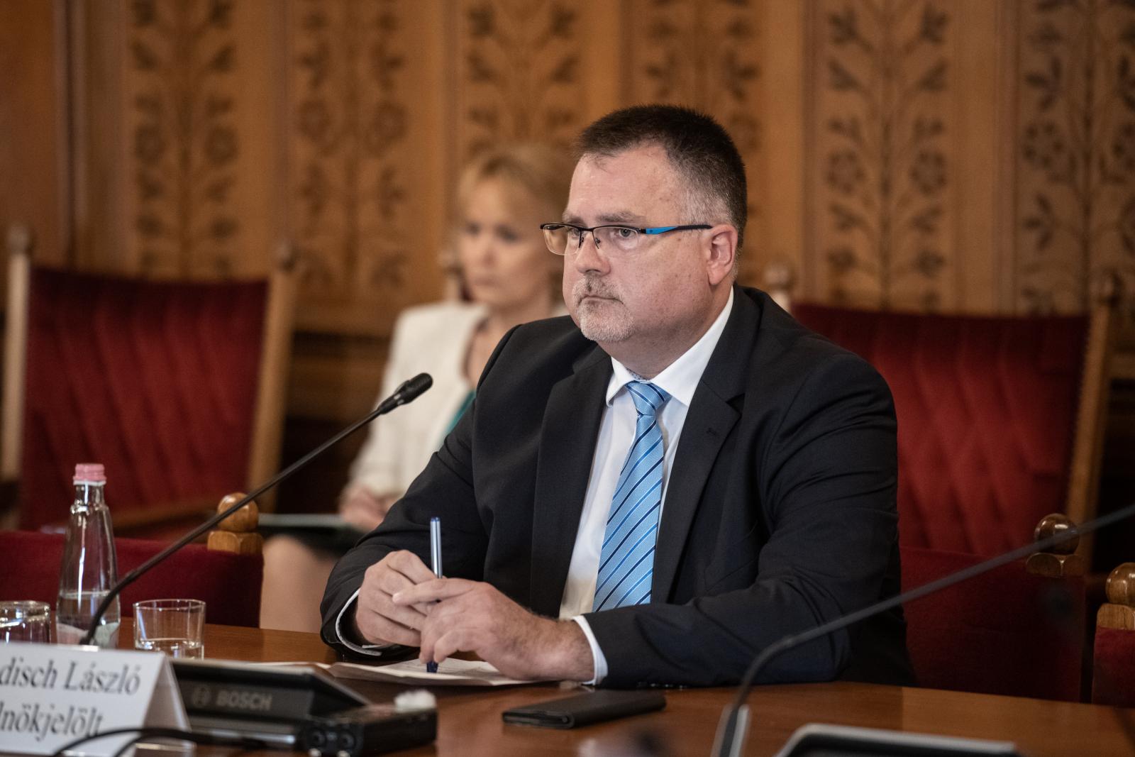 Windisch László levélben fordul Baka Andráshoz, amiért Magyar Péter támadja az Állami Számvevőszéket