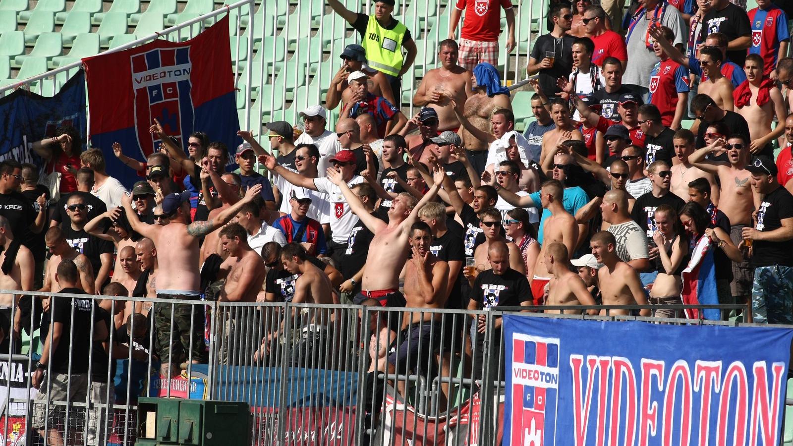 Videoton szurkolók/Népszava