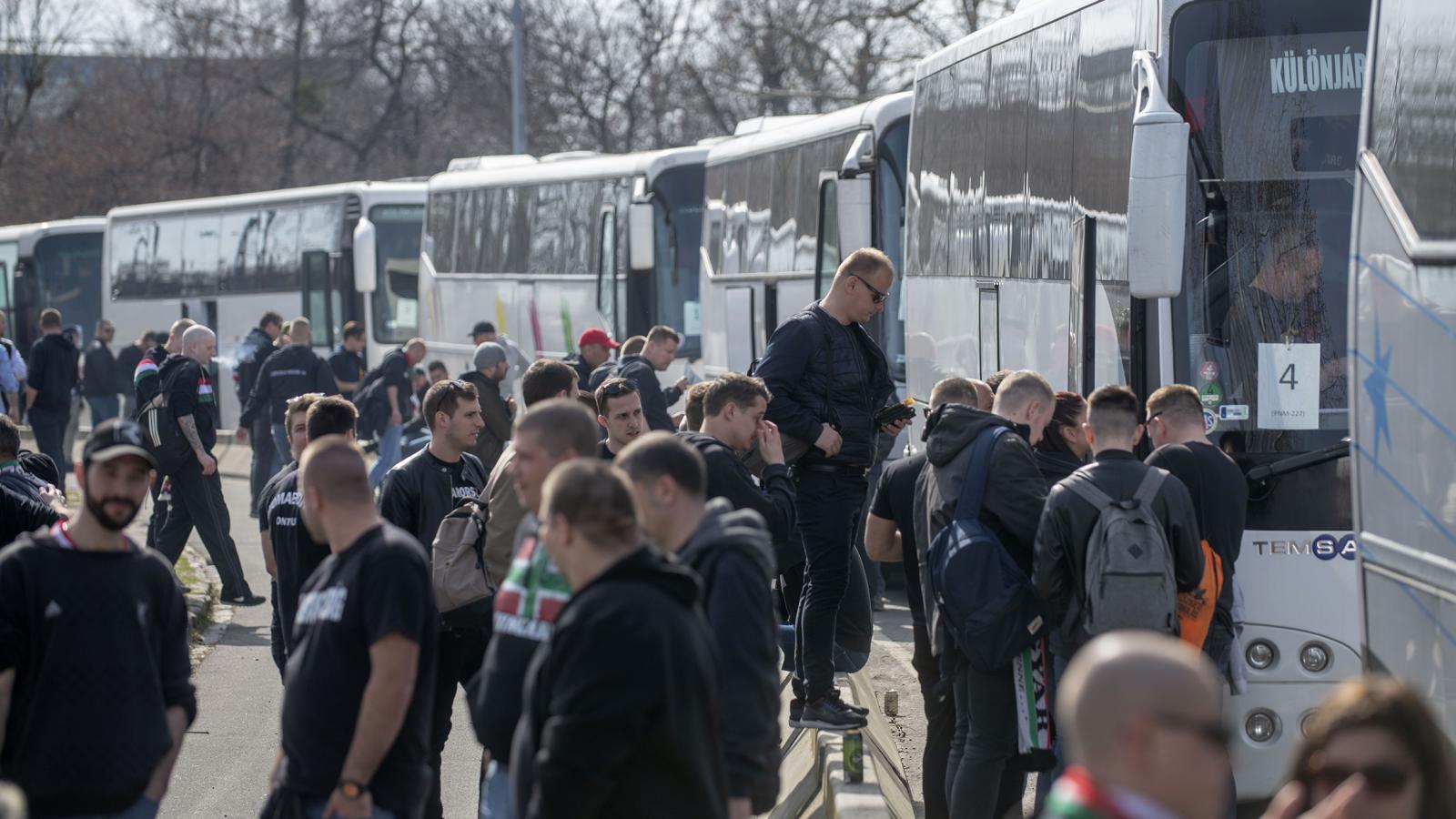 A magyar drukkerek a szlovákok elleni Eb-selejtezőre való elutazás előtt