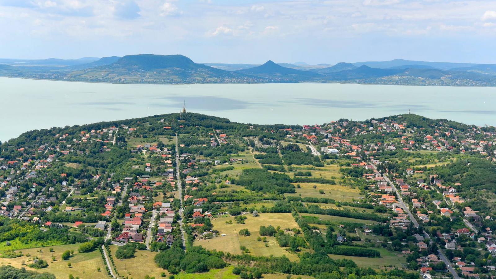 Természetesen a Balaton az egyik kiemelt turisztikai fejlesztési térség