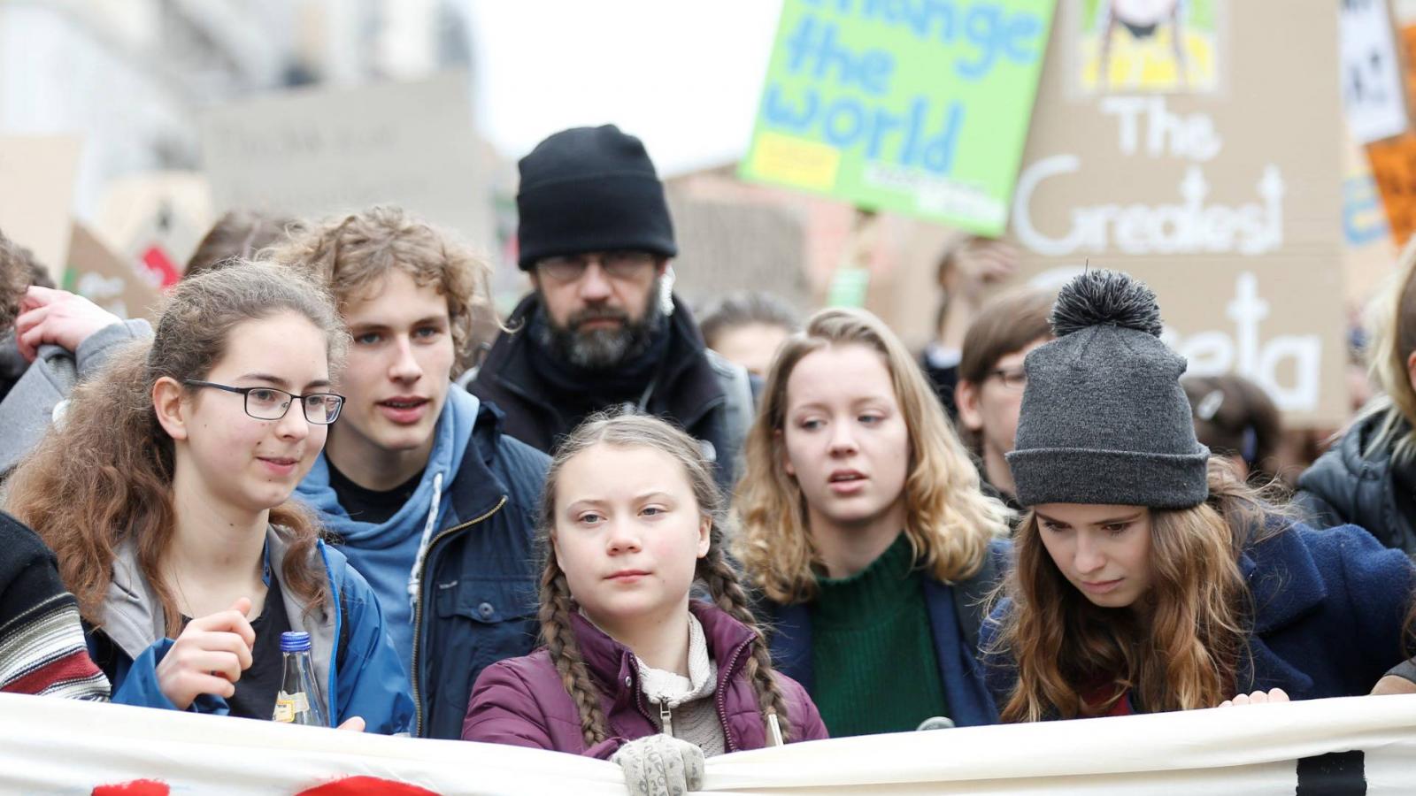 Klímatüntetés Berlinben, középen Greta Thunberg, svéd aktivista