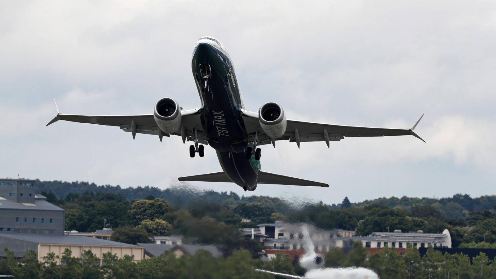 Egy Boeing  737 Max száll fel a 2016-os Farnborough Airshown