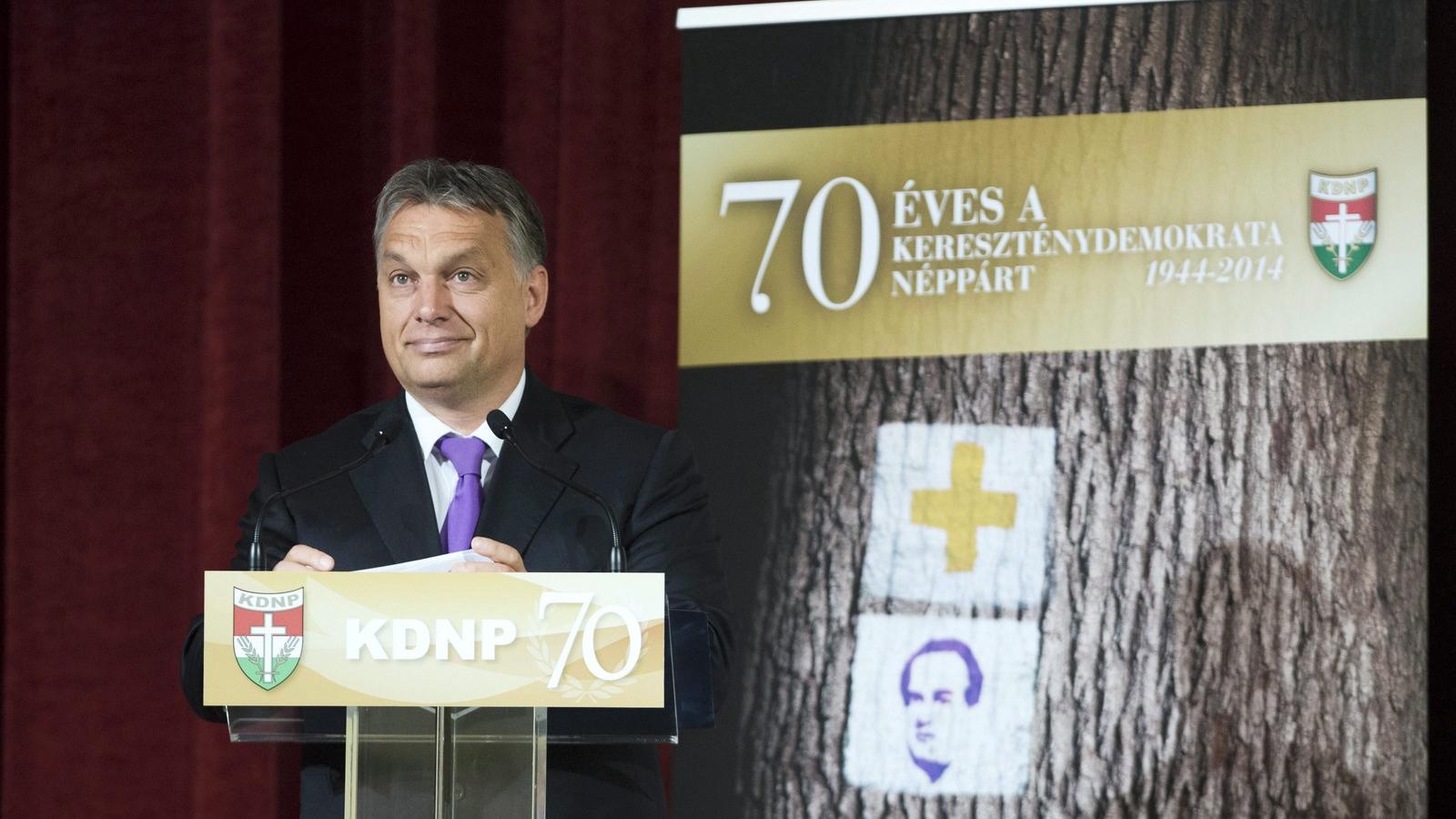 Orbán Viktor miniszterelnök beszédet mond a Kereszténydemokrata Néppárt megalakulásának 70. évfordulója alkalmából rendezett ünn