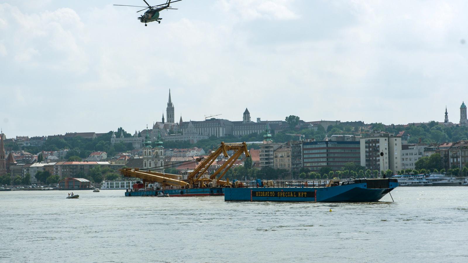 hajóbaleset hableány kiemelése magyarul