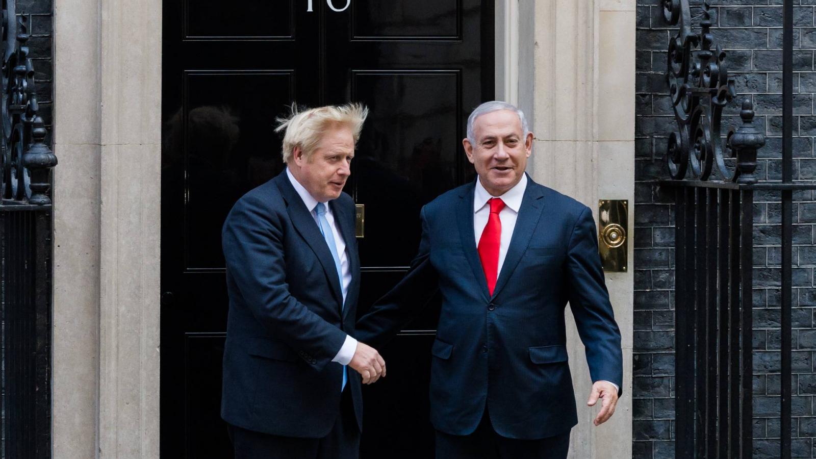 Boris Johnson és Benjámin Netanjahu találkozója 2019. szeptember 5-én a londoni Downing street 10. előtt