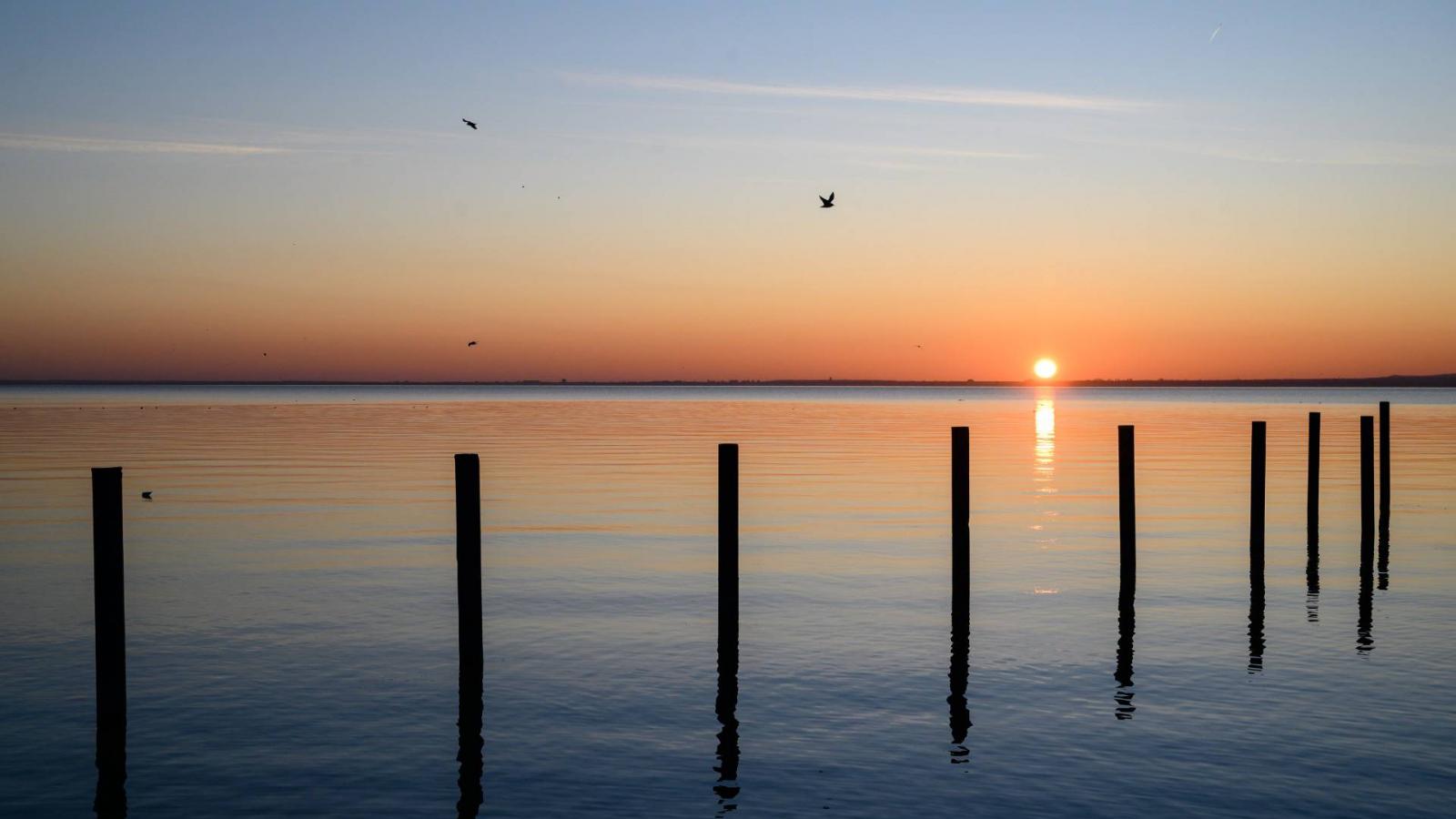 Napfelkelte a balatonfüredi Tagore sétányról fotózva 2020. január 6-án