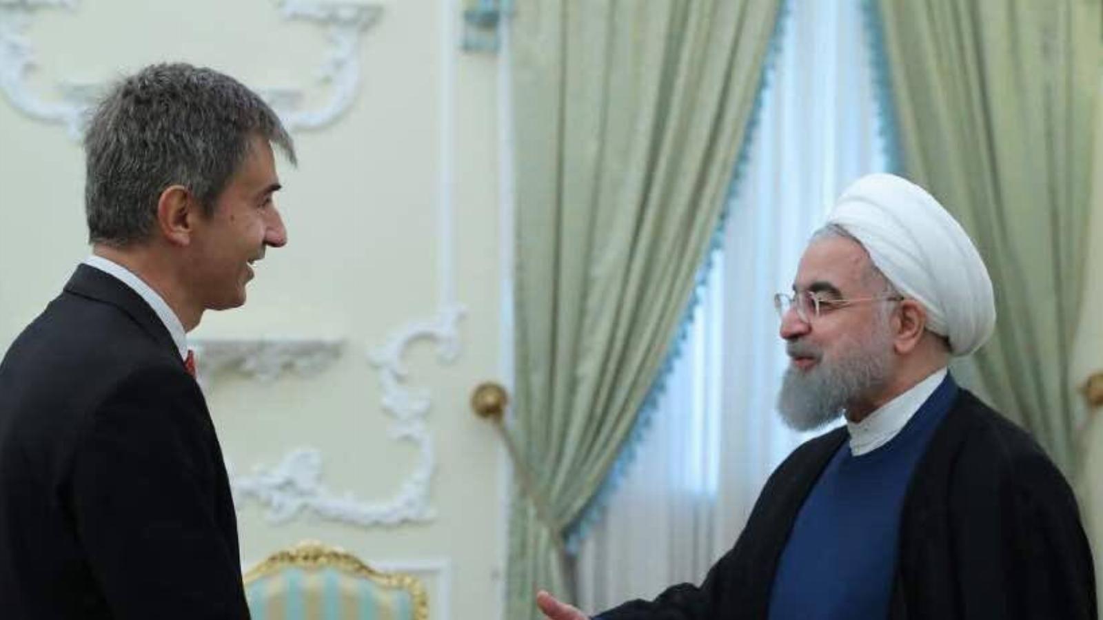 Markus Leitner, Svájc iráni nagykövete és Haszan Róháni, Irán elnöke a nagykövet megízólevelének átadásakor 2017-ben