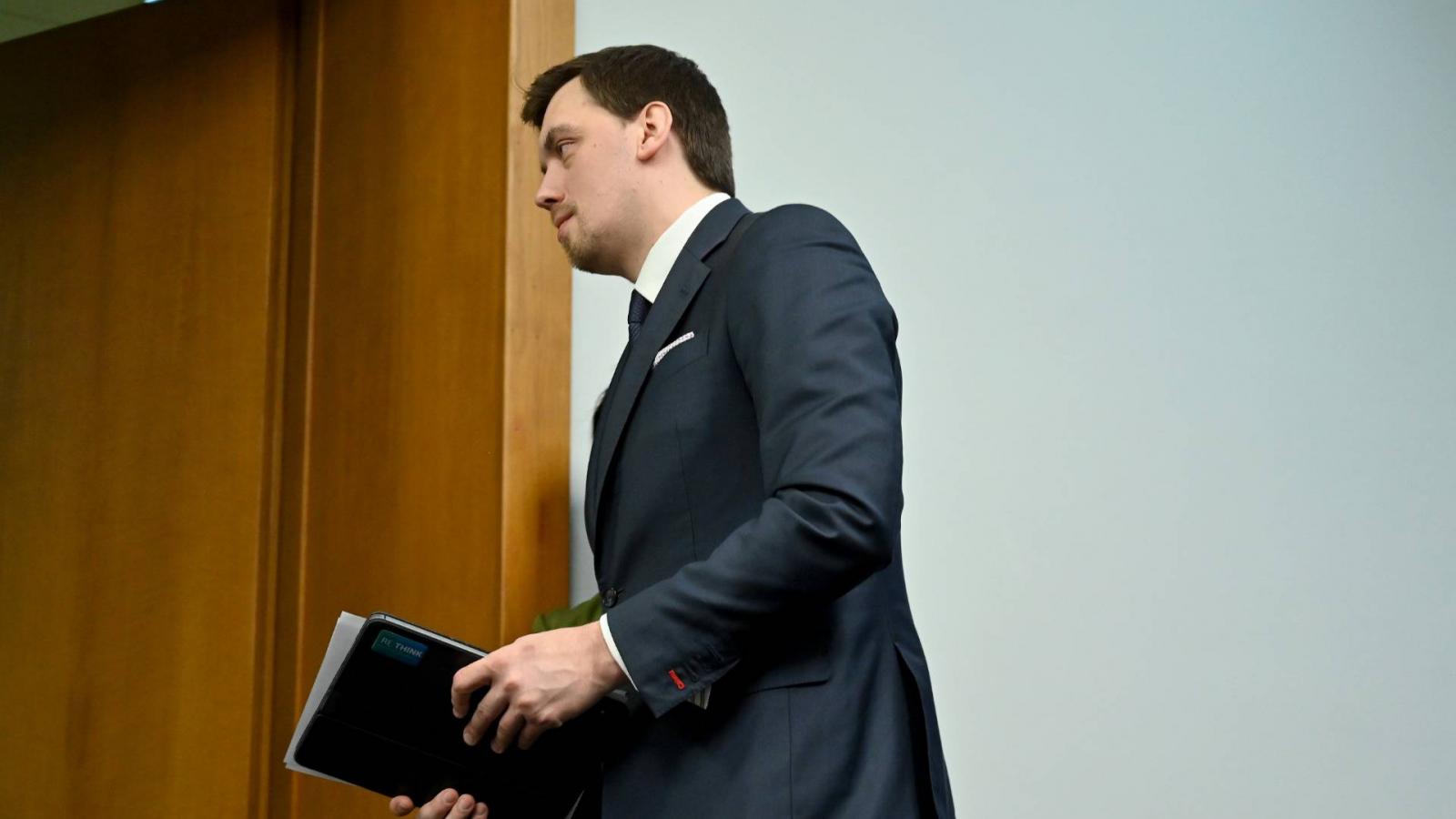 Olekszij Goncsaruk, leköszönő ukrán miniszterelnök, 2020. március 2-án egy kijevi sajtóeseményen - egy nappal lemondása előtt