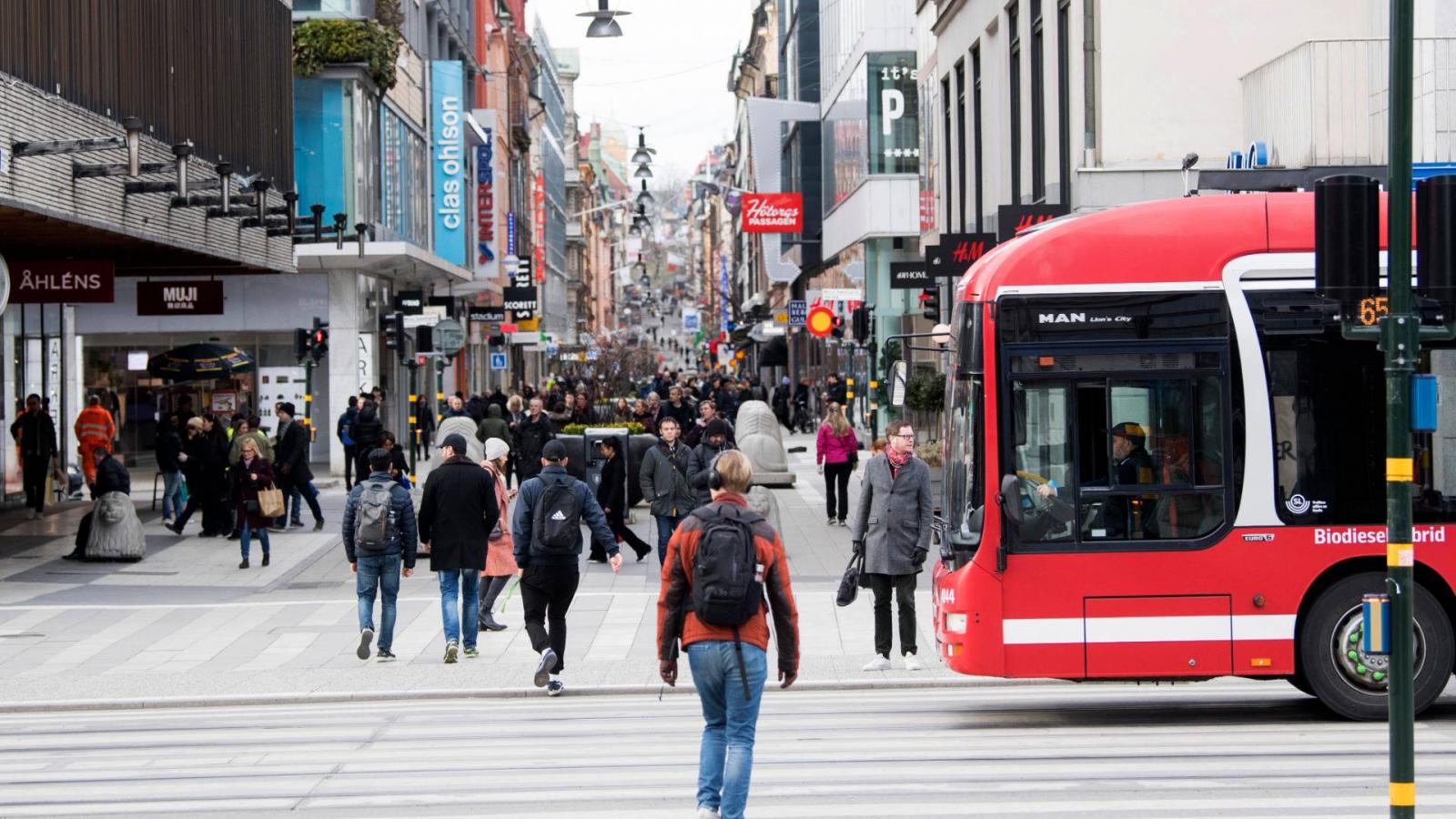 Stockholm, április elseje. Korlátozásank nyoma sincs